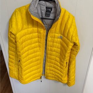 Women’s yellow north face